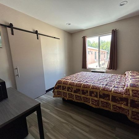 Star Inn Hotel Maywood Экстерьер фото