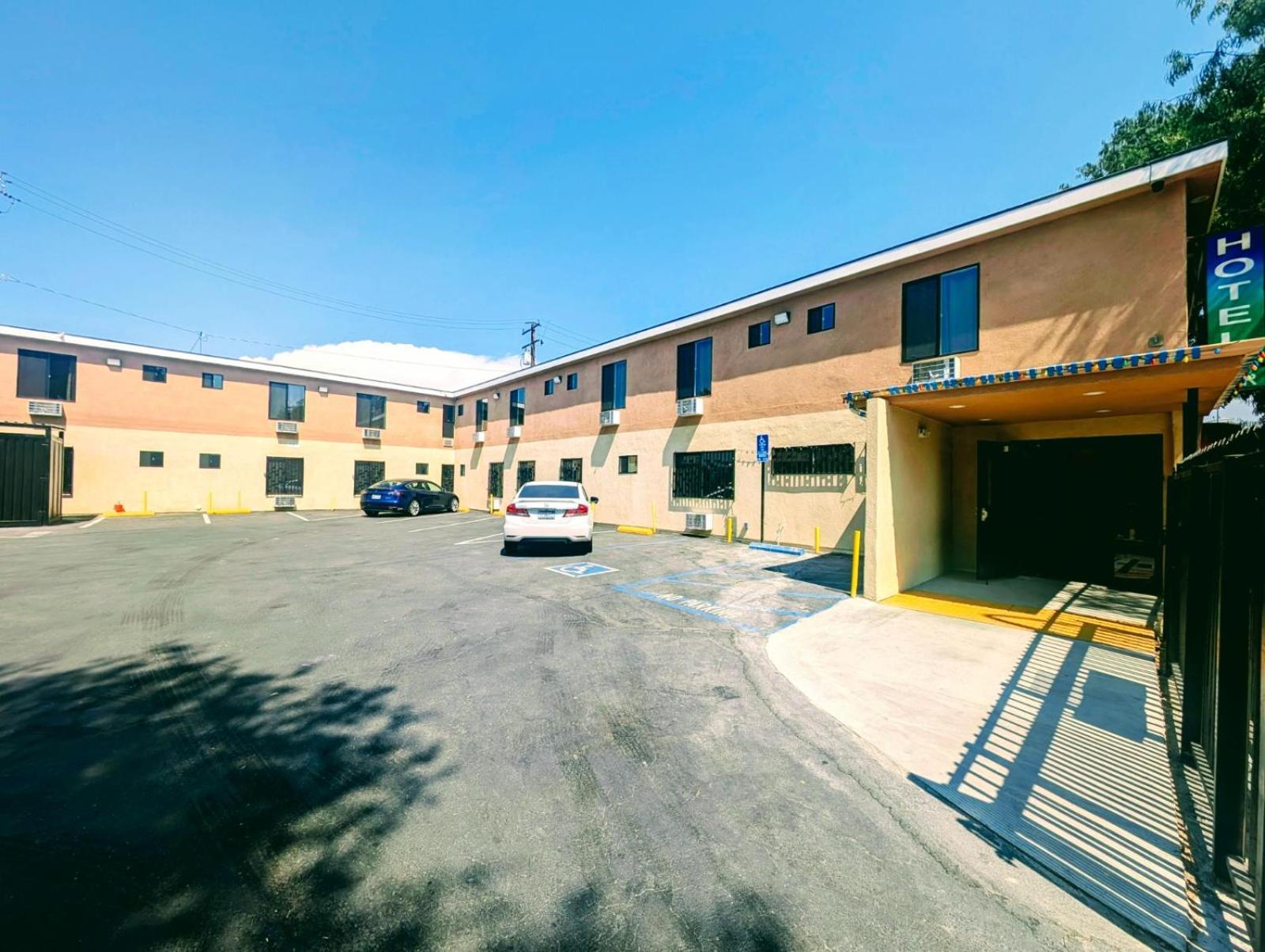 Star Inn Hotel Maywood Экстерьер фото